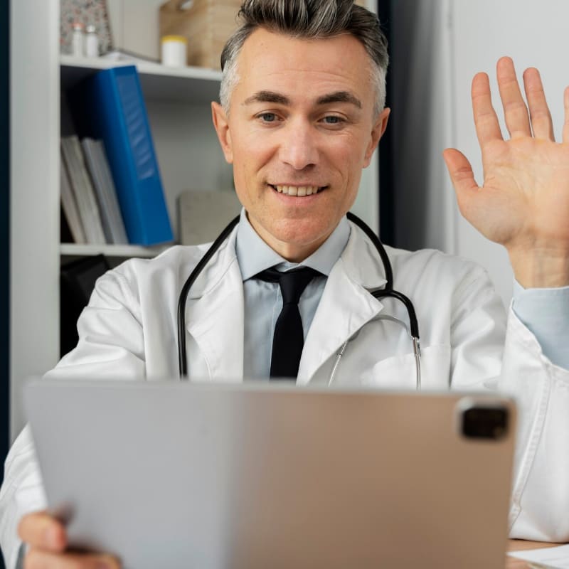 Dr Jaime Velez, atencion medica por video llamada